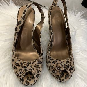 Two Lips suede peep toe pumps